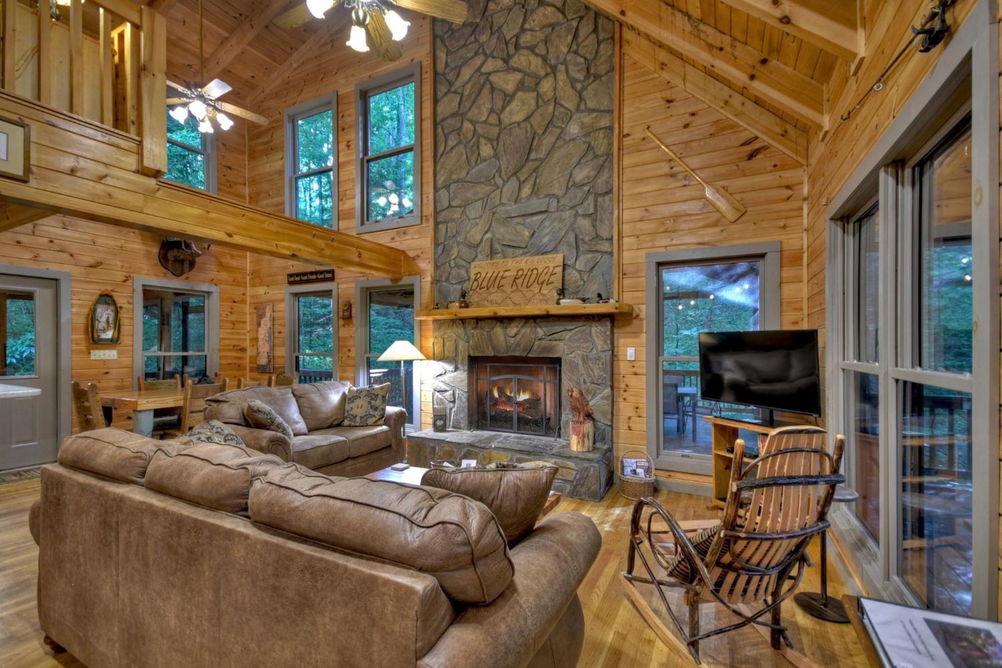 K6 Lodge Gather Around The Firepit Soak In The Hot Tub And Splash In The Creek Blue Ridge Bagian luar foto
