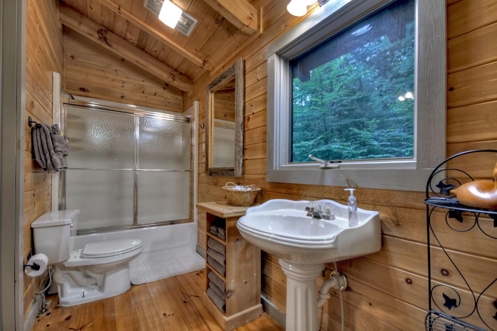 K6 Lodge Gather Around The Firepit Soak In The Hot Tub And Splash In The Creek Blue Ridge Bagian luar foto