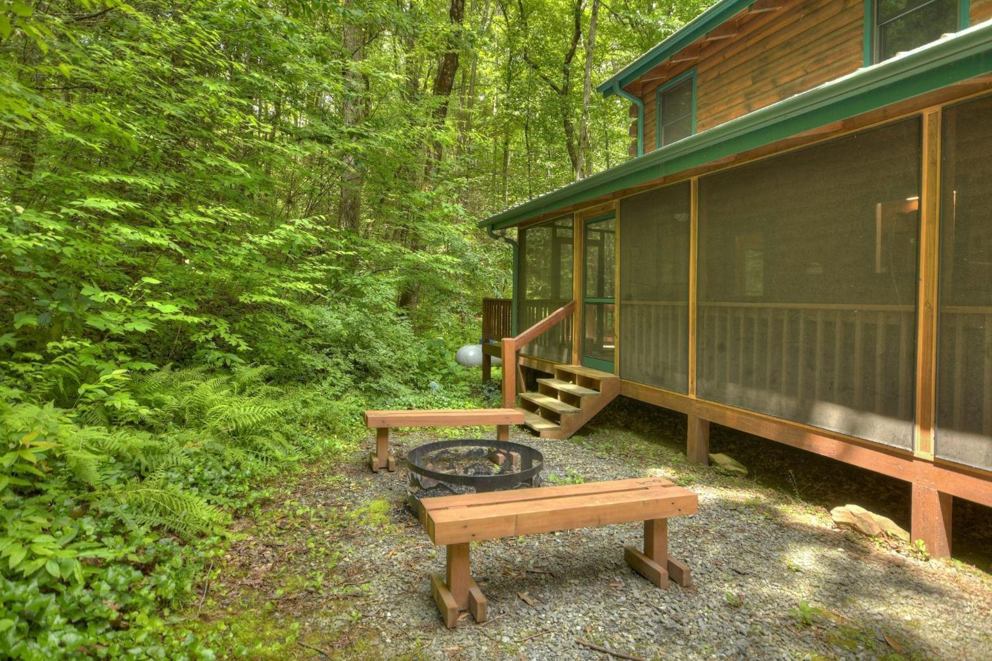 K6 Lodge Gather Around The Firepit Soak In The Hot Tub And Splash In The Creek Blue Ridge Bagian luar foto